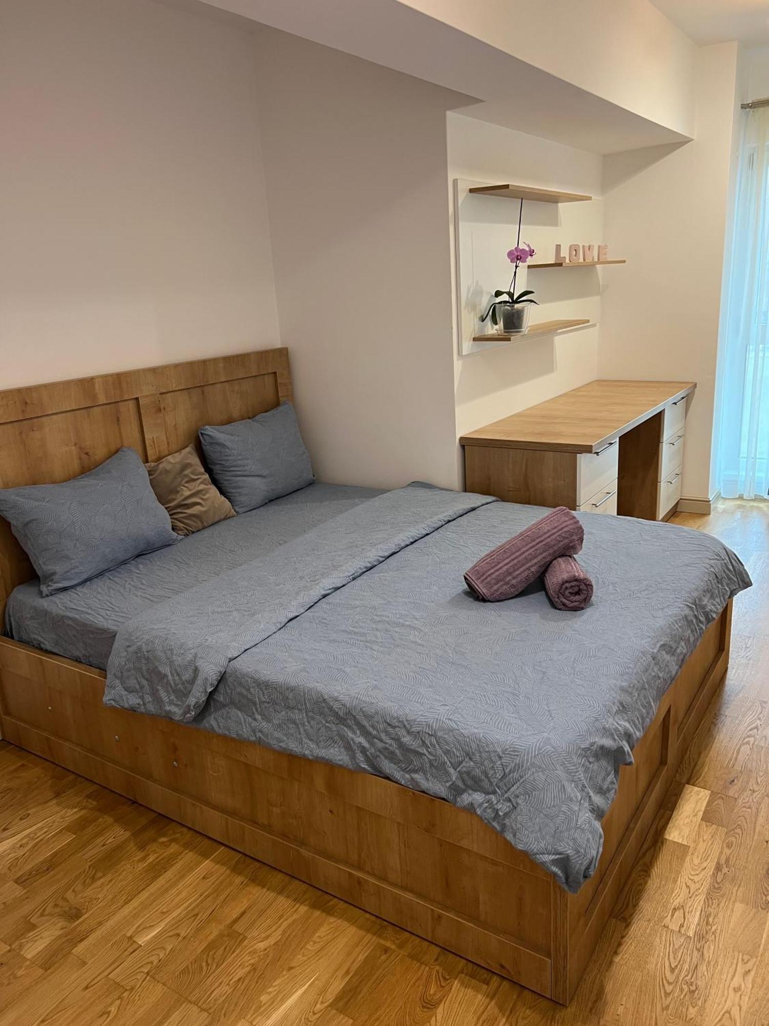 Airport Flyhub Chic Apartment Jassy Zewnętrze zdjęcie